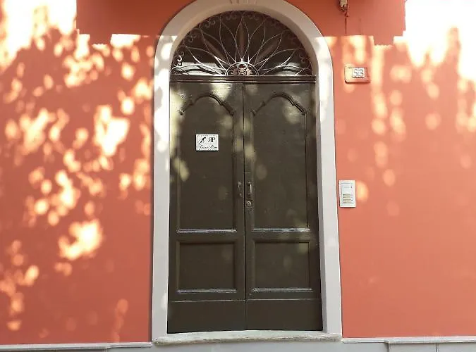 Апартаменты Rivaro Palace